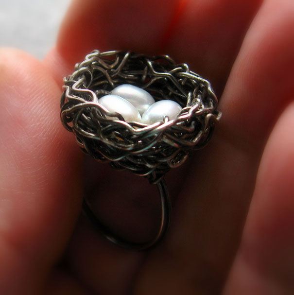 Самые необычные и уникальные кольца | Это кольцо сделано вручную из проволоки и искусственного жемчуга.