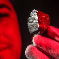Геологи нашли минерал из недр другой планеты