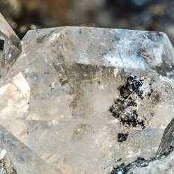 Алмазы из глубин доказали существование древнего хранилища магмы